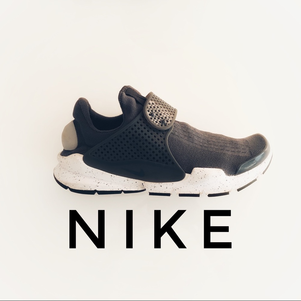 NIKE • sock dart wolf grey men’s size 10 runners